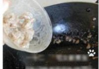 草菇虾球烩丝瓜的做法 步骤18