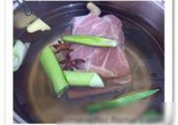 面筋扣肉的做法 步骤2