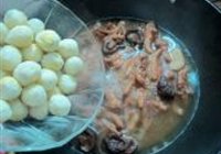 鹌鹑蛋烧鸡脚的做法 步骤15