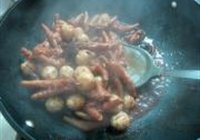 鹌鹑蛋烧鸡脚的做法 步骤18
