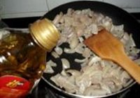 豆瓣肉皮的做法 步骤5