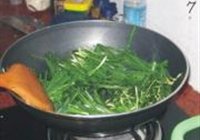 韭菜烧蚝的做法 步骤7