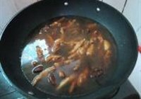 鹌鹑蛋烧鸡脚的做法 步骤10