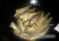 清炖小黄鱼的做法 步骤2