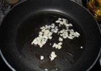 油爆小河虾的做法 步骤3