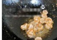 草菇虾球烩丝瓜的做法 步骤19