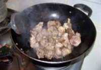 茶树菇焖鸭的做法 步骤4