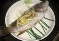 粤式清蒸鱼的做法 步骤2