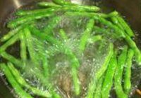 四季豆炒肉末的做法 步骤2