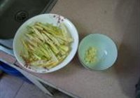 炝拌文笋的做法 步骤1