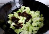 黄瓜炒大虾的做法 步骤9