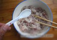 香菜鱼丸汤的做法 步骤4