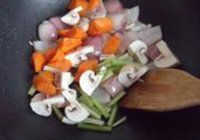 红酒烩牛肉的做法 步骤4