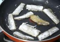 酸甜带鱼的做法 步骤5