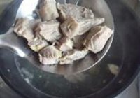 红酒烩牛肉的做法 步骤2