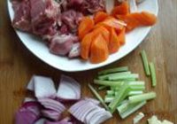 红酒烩牛肉的做法 步骤1