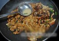 酱爆海蜇鸡丝的做法 步骤15