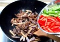 生炒黑椒牛仔骨的做法 步骤10