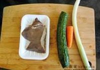 黄瓜炒猪肝的做法 步骤1