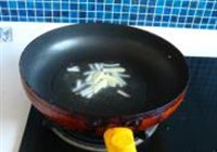 滑蛋虾仁的做法 步骤6