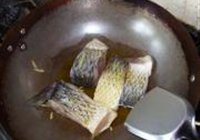 紫苏鱼块的做法 步骤7