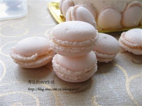 马卡龙草莓蛋糕