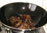 冬莴笋炒木耳的做法 步骤5