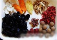 煲高丽参当归乌鸡汤的做法 步骤2