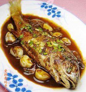 蒜子烧黄鱼
