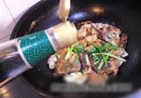 大蒜炆鱼的做法 步骤12
