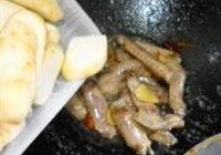 芋艿烧鸭翅的做法 步骤8