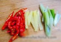 酸辣白菜梗的做法 步骤2