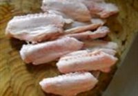 芋艿烧鸭翅的做法 步骤3