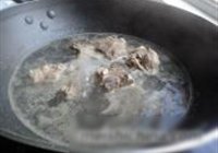 萝卜大骨汤的做法 步骤2