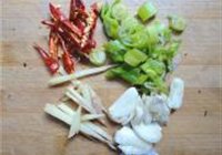 野生芦蒿炒肉丝的做法 步骤5