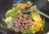 三蔬炒牛肉的做法 步骤8