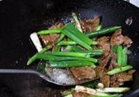 大葱炒猪肝的做法 步骤9