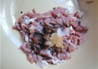 野生芦蒿炒肉丝的做法 步骤2
