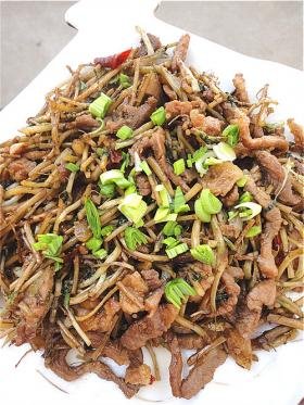 野生芦蒿炒肉丝