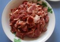双椒炒猪心的做法 步骤4