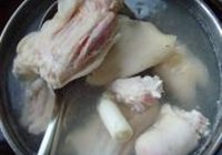 话梅猪手的做法 步骤3