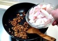 干烧小萝卜的做法 步骤8
