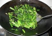豆豉炒苦麦菜的做法 步骤6