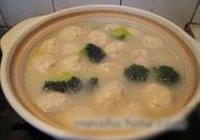 鲫鱼浓汤丸子煲的做法 步骤12