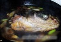 鱼头泡饼锅的做法 步骤9