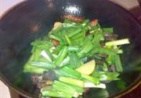 青蒜土豆炒腊肉的做法 步骤8