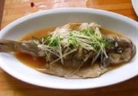 清蒸鲈鱼的做法 步骤6