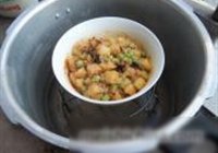 粉蒸双豆的做法 步骤6