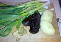 青蒜土豆炒腊肉的做法 步骤3