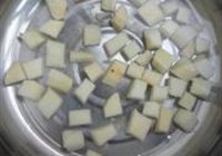 鸡脯肉三丁的做法 步骤4